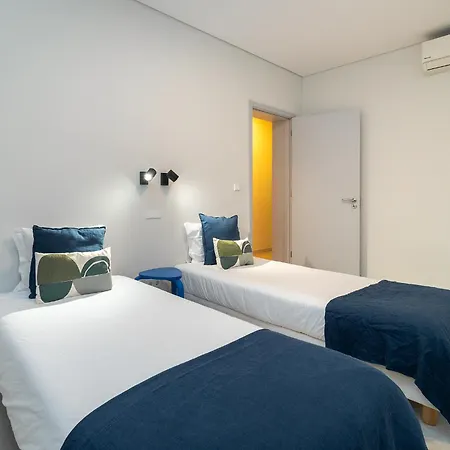 Whome Prime Portal To Your Gateway To Urban Wonders * Oporto