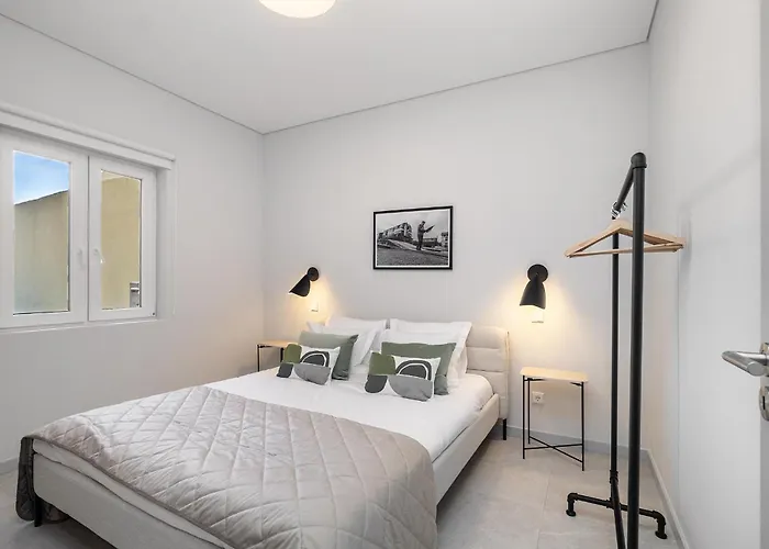 Whome Prime Portal To Your Gateway To Urban Wonders Appartement Porto